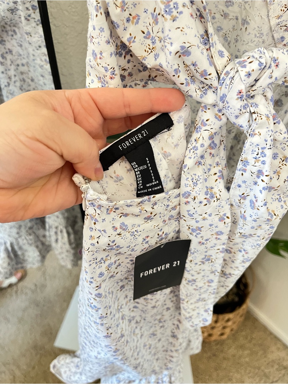 🪻Forever 21 White Mini Dress with Lavender Floral Print - Picture 4 of 8